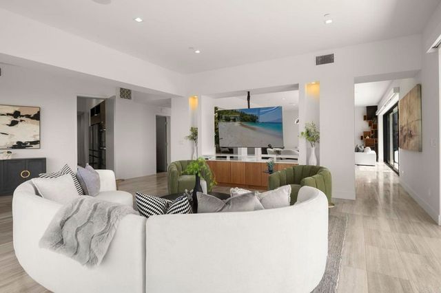 2170 Via Nina, La Jolla, CA 92037
