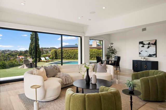 2170 Via Nina, La Jolla, CA 92037