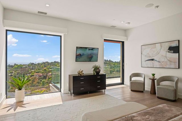 2170 Via Nina, La Jolla, CA 92037