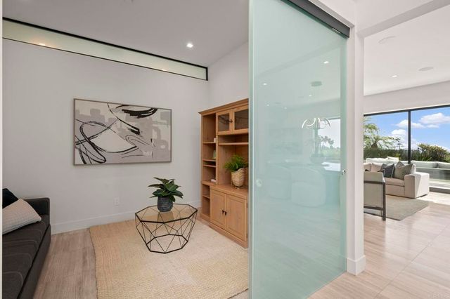 2170 Via Nina, La Jolla, CA 92037