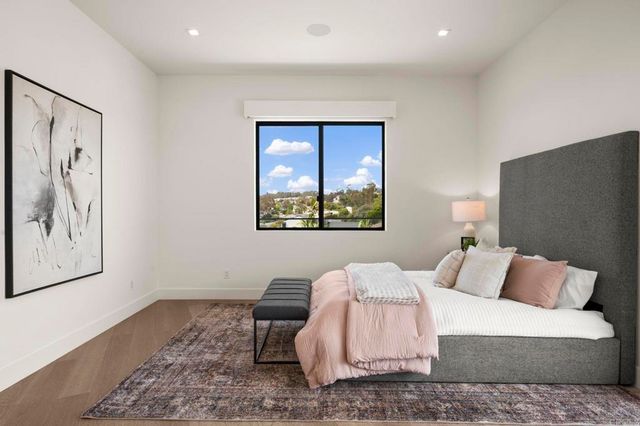 2170 Via Nina, La Jolla, CA 92037