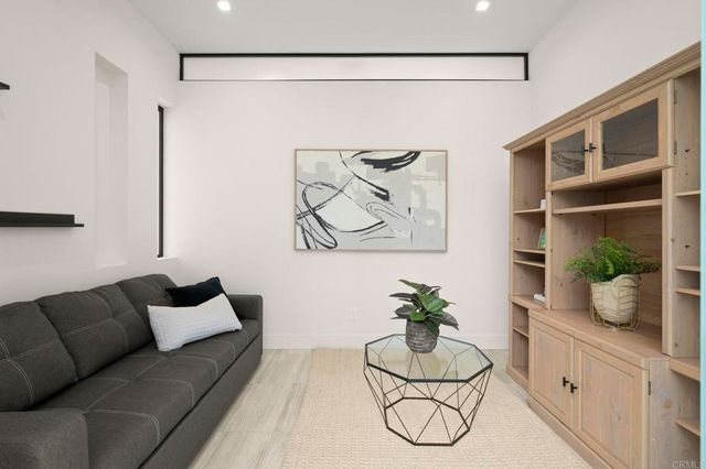 2170 Via Nina, La Jolla, CA 92037