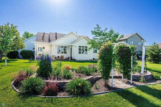 6139 16th Street S, Fargo, ND 58104