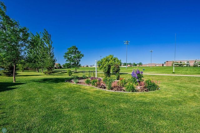 6139 16th Street S, Fargo, ND 58104
