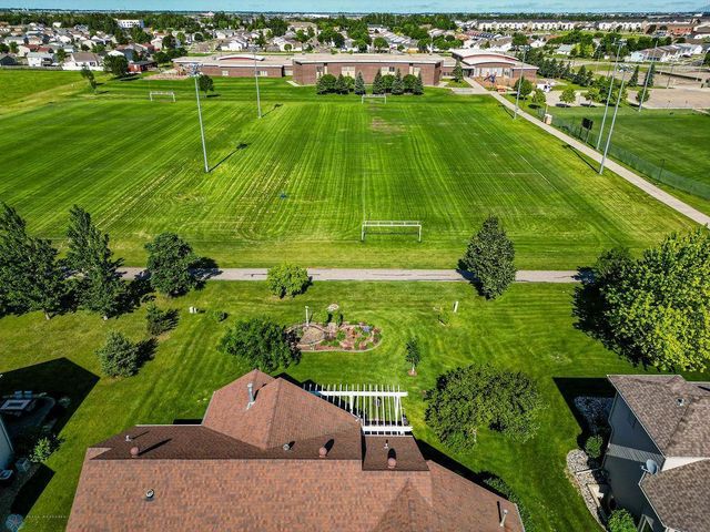 6139 16th Street S, Fargo, ND 58104