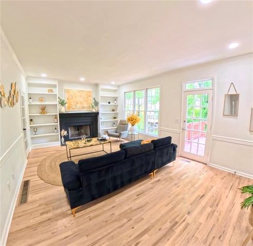 1952 Skidmore Circle, Lawrenceville, GA 30044