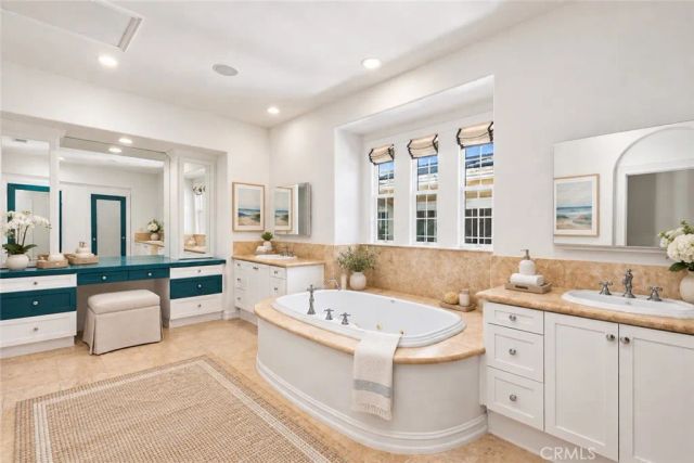 25 Peppertree, Newport Beach, CA 92660