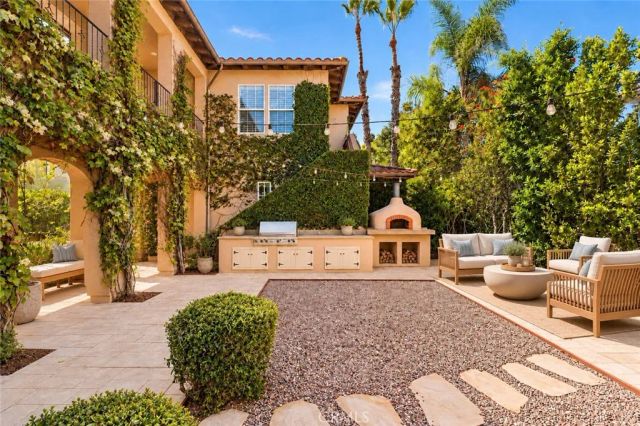 25 Peppertree, Newport Beach, CA 92660