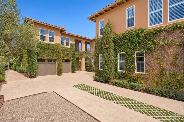 25 Peppertree, Newport Beach, CA 92660