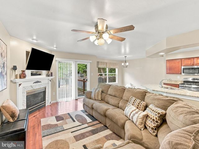 49 SMOKEY RUN DR, Berlin, NJ 08009