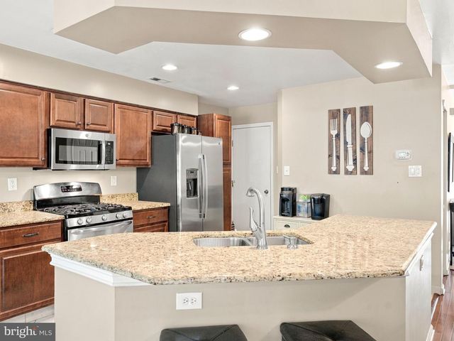 49 SMOKEY RUN DR, Berlin, NJ 08009
