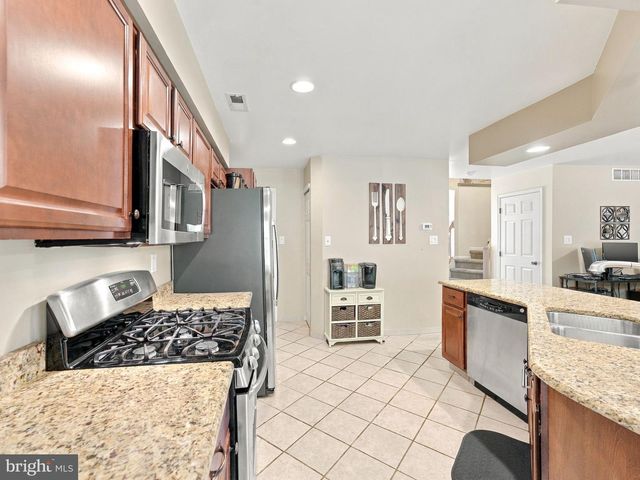 49 SMOKEY RUN DR, Berlin, NJ 08009