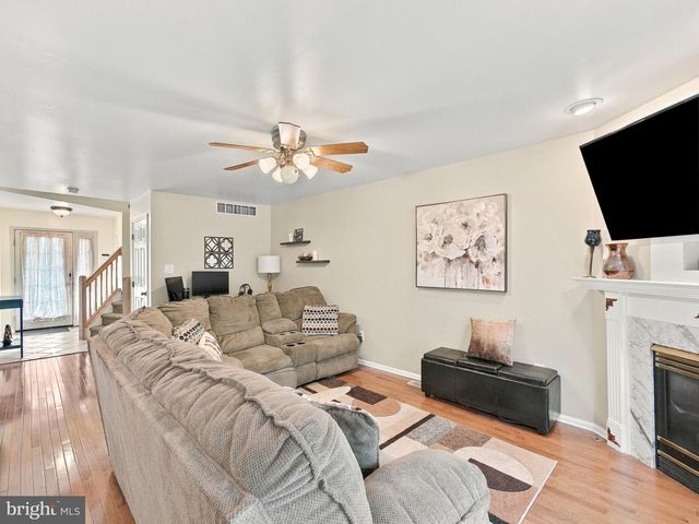 49 SMOKEY RUN DR, Berlin, NJ 08009