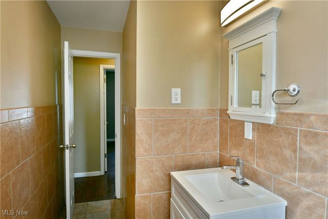 192 N Main Street, Youngstown, OH 44515