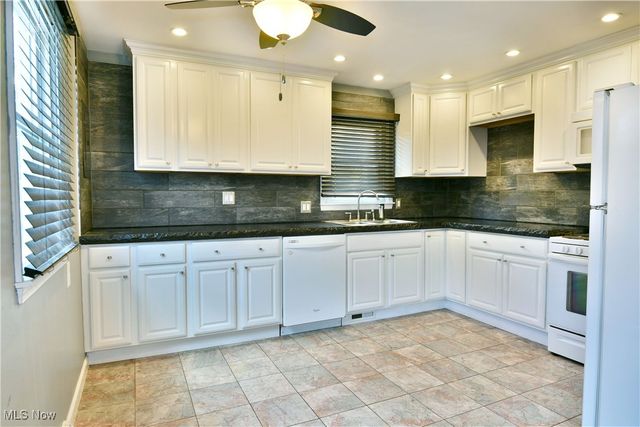 192 N Main Street, Youngstown, OH 44515