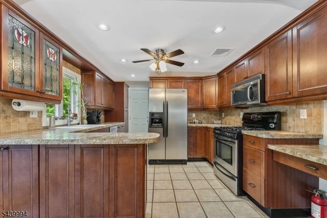 123 N Prospect St, Washington Boro, NJ 07882