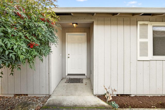 460 Montclair Way, Eagle Point, OR 97524