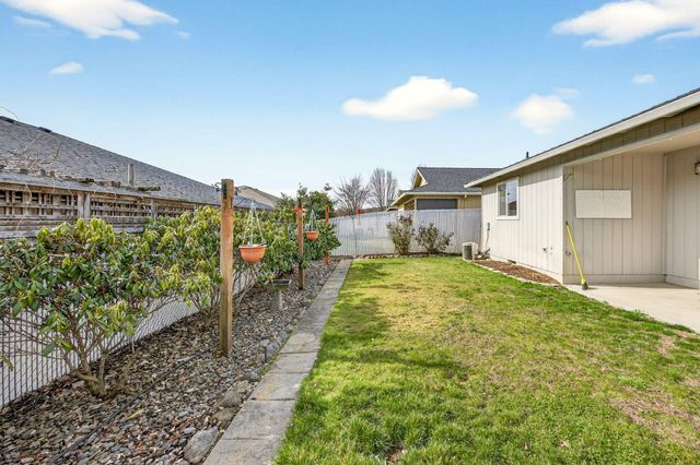 460 Montclair Way, Eagle Point, OR 97524