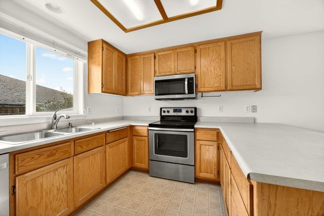 460 Montclair Way, Eagle Point, OR 97524