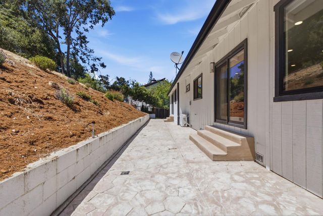 1510 Welburn Avenue, Gilroy, CA 95020
