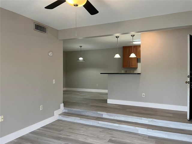 155 N PEARL LAKE CAUSEWAY 104, Altamonte Springs, FL 32714