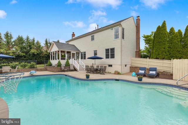 11 GUNNING LN, Langhorne, PA 19047