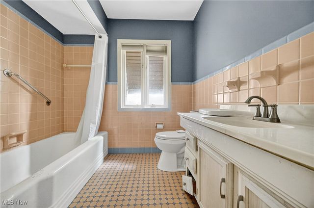 25321 Chatworth Drive, Euclid, OH 44117