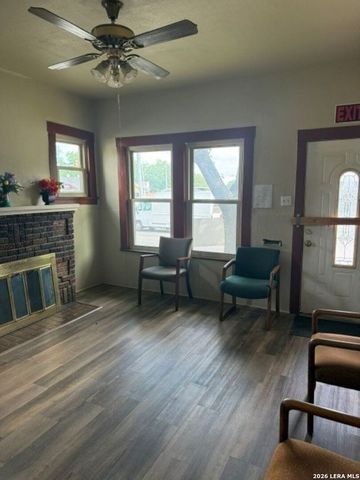 2606 E Houston Street, San Antonio, TX 78202