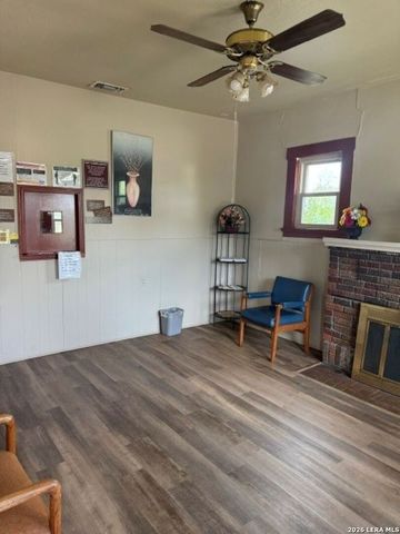 2606 E Houston Street, San Antonio, TX 78202