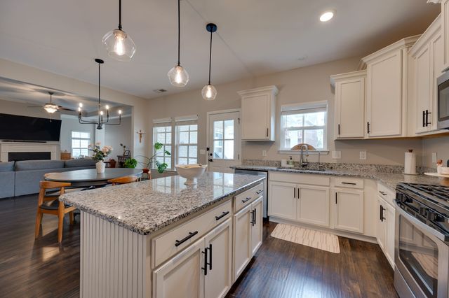 1860 Grace Point Ln, Nolensville, TN 37135