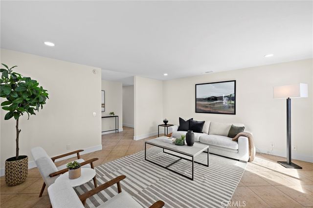 3960 Park Dr, Carlsbad, CA 92008