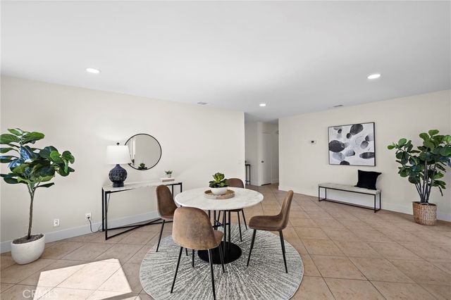 3960 Park Dr, Carlsbad, CA 92008