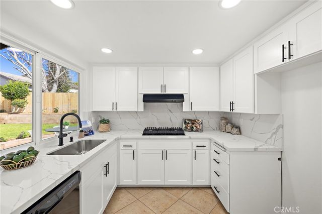 3960 Park Dr, Carlsbad, CA 92008