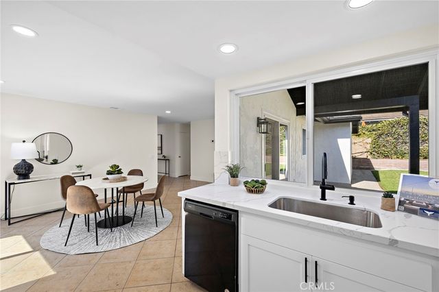 3960 Park Dr, Carlsbad, CA 92008