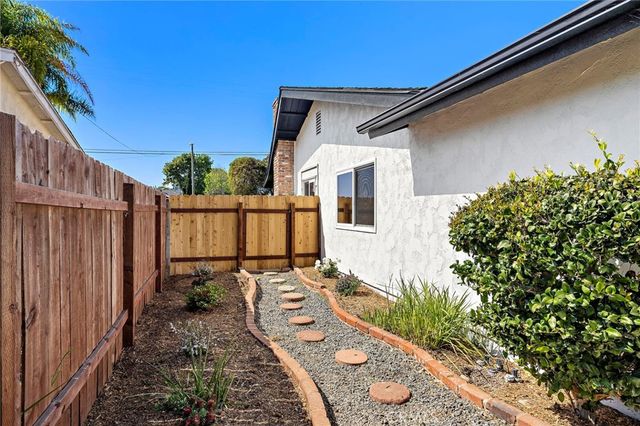 3960 Park Dr, Carlsbad, CA 92008