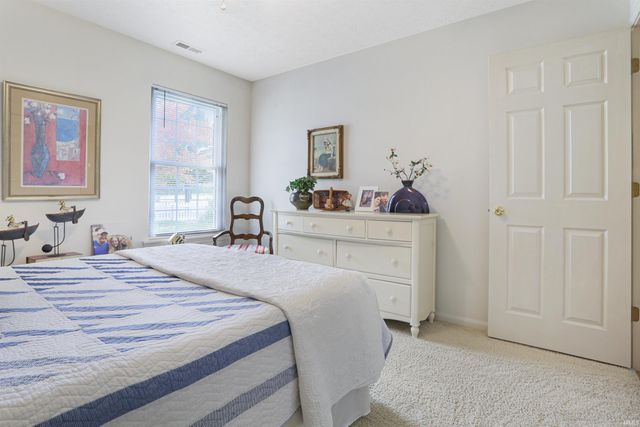 1726 Seasons Ridge Boulevard, Evansville, IN 47715