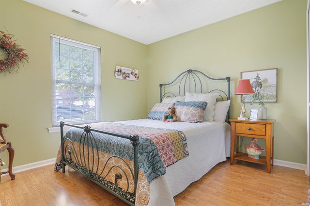 1726 Seasons Ridge Boulevard, Evansville, IN 47715