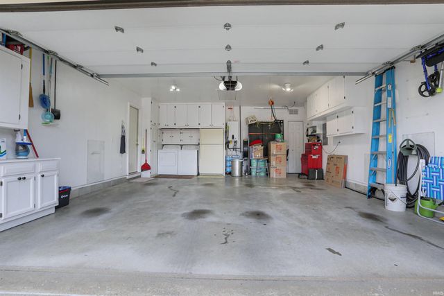 1726 Seasons Ridge Boulevard, Evansville, IN 47715