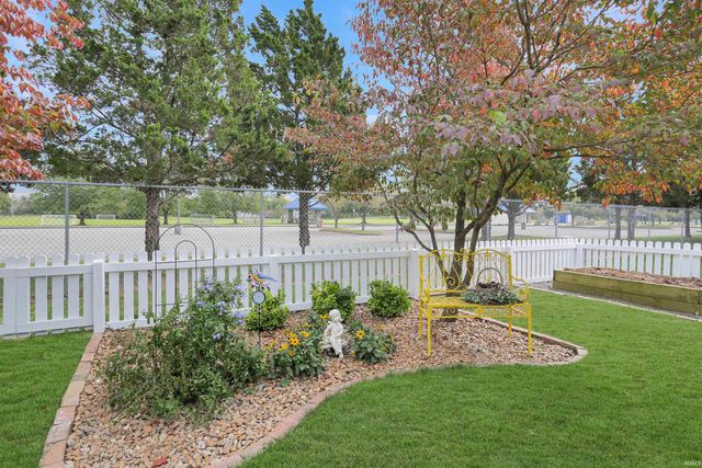 1726 Seasons Ridge Boulevard, Evansville, IN 47715