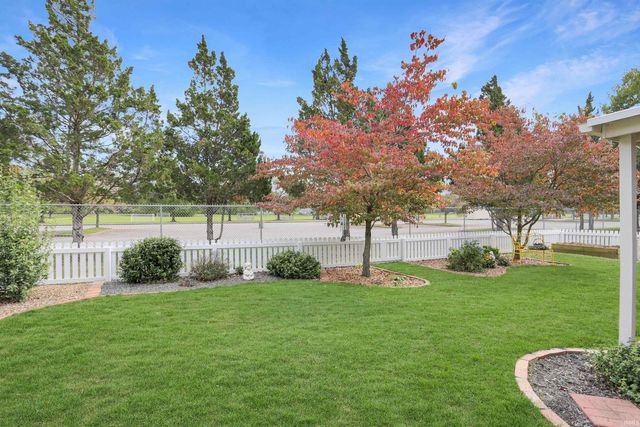 1726 Seasons Ridge Boulevard, Evansville, IN 47715