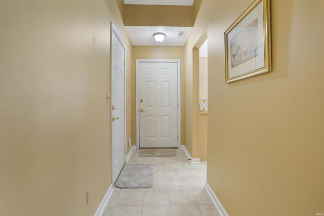 1726 Seasons Ridge Boulevard, Evansville, IN 47715