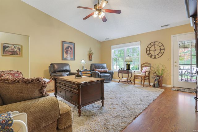 1726 Seasons Ridge Boulevard, Evansville, IN 47715