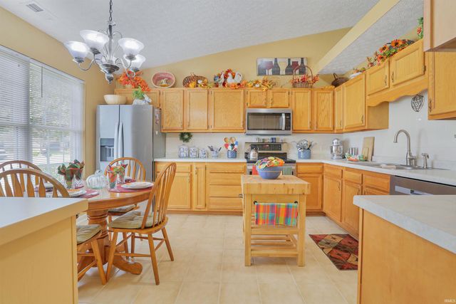 1726 Seasons Ridge Boulevard, Evansville, IN 47715