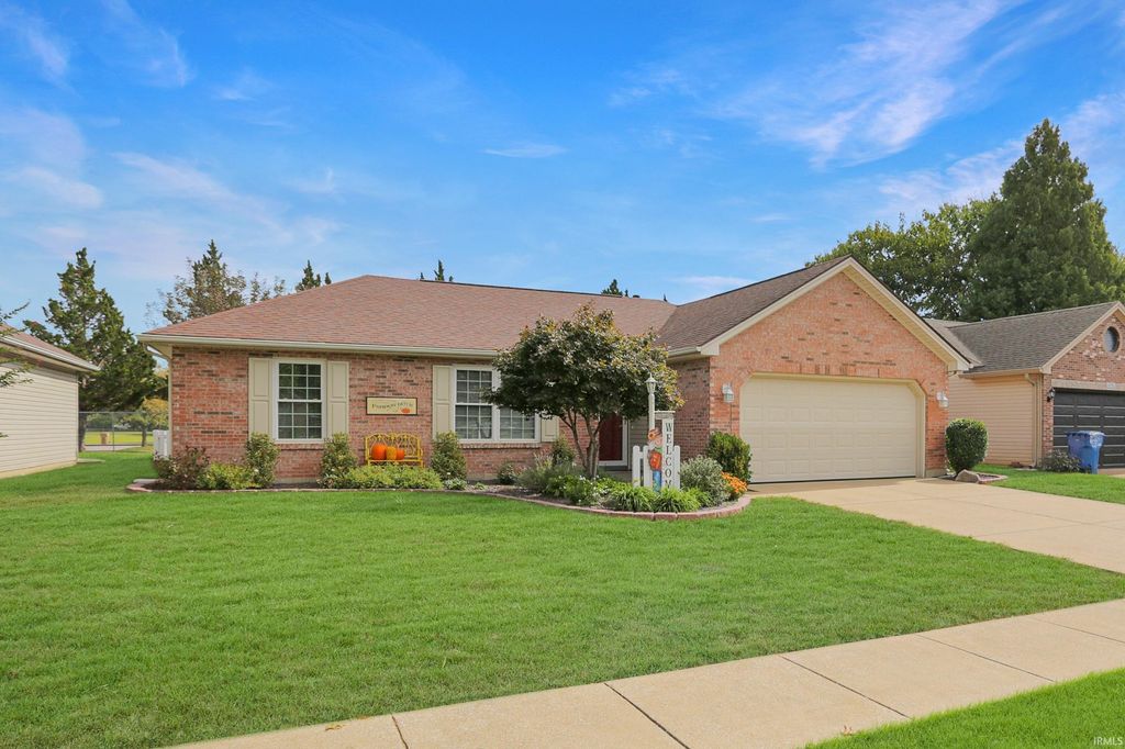 1726 Seasons Ridge Boulevard, Evansville, IN 47715