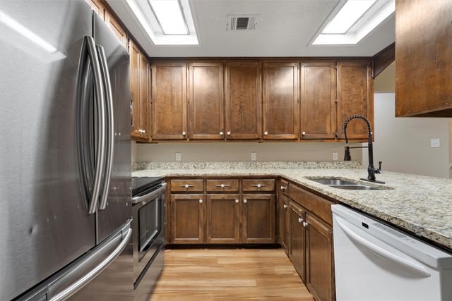 178 Norwood Drive, Woodway, TX 76712