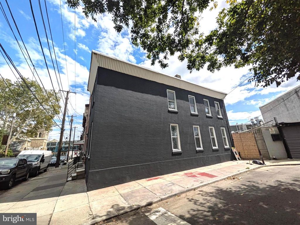 172 E HUNTINGDON ST, PHILADELPHIA, PA 19125 — photo 3