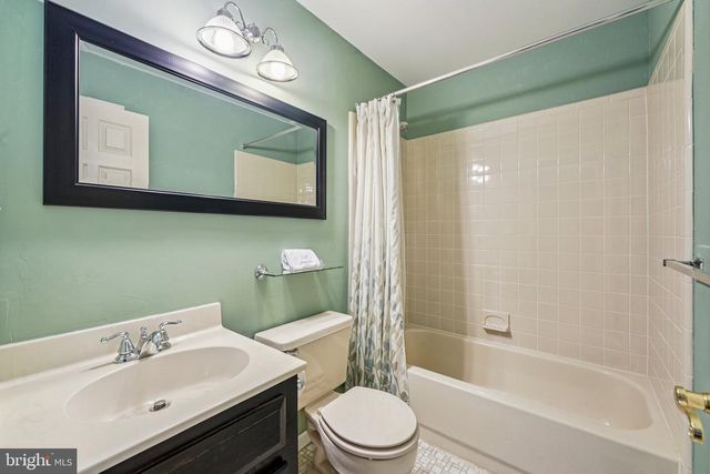 110 WAGONWHEEL CT, Marlton, NJ 08053