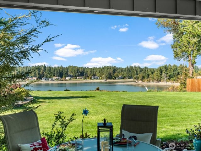 460 E Stretch Island Road S, Grapeview, WA 98546