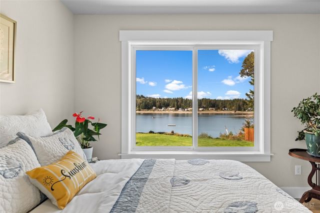 460 E Stretch Island Road S, Grapeview, WA 98546