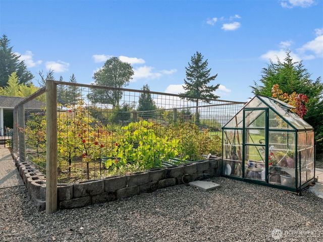 460 E Stretch Island Road S, Grapeview, WA 98546